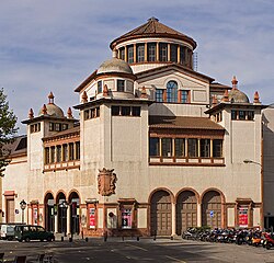 Imagen exterior del edificio del Mercado de las Flores