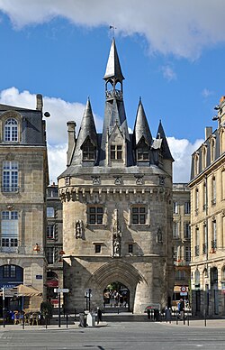 La Porte Cailhau en Burdeos