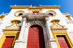 Entrada de la plaza