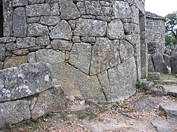 Detalle de la sillería en un muro