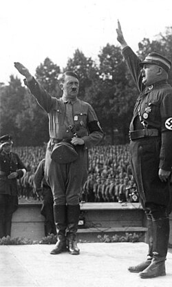 Adolf Hitler y Ernst Röhm en 1933