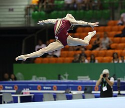 Ejercicio de suelo durante el Campeonato del Mundo Junior de Gimnasia Artística.