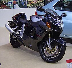 Suzuki GSX-1300R Hayabusa con carenado completo