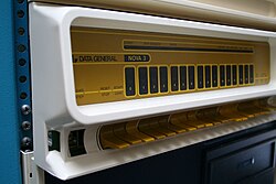 Interruptores de carga manual en una computadora antigua