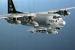 Dos KC-130J del VMGR-352 del Cuerpo de Marines de los Estados Unidos en un ejercicio de entrenamiento.