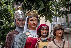 La familia Robafaves, gigantes emblemáticos de la ciudad