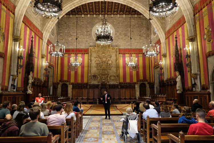 Panorámica interior del Salón de Ciento