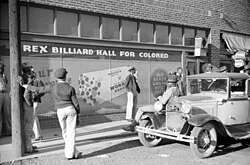 Salón de billar para afroestadounidenses en Memphis, Tennessee, en 1939.