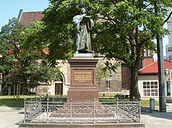Monumento conmemorativo dedicado a Martín Lutero erigido en la ciudad de Erfurt.