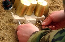 Preparación de un explosivo C-4 en un entorno controlado