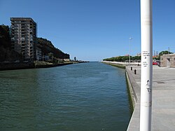 Desembocadura del Río Deva en la costa cantábrica