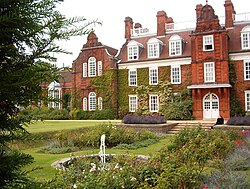 Vista de Sidgwick Hall en Newnham College.