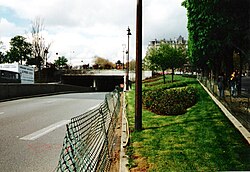 Entrada al túnel Puente del Alma en París
