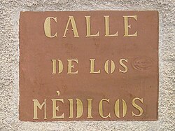Calle dedicada a los Médicos en Chinchilla de Monte-Aragón