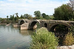 Ruinas de un puente de la Vía Domitia en Saint-Thibéry
