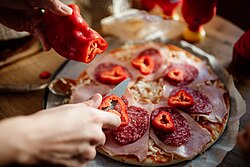 Preparación de pizza casera