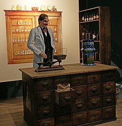 La farmacia de Caleb Bradham, con una máquina de Pepsi