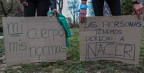 Pancartas de movilizaciones sociales proelección y provida