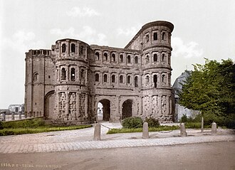 Representación de una ciudad saqueada durante las invasiones