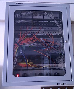 Gabinete de interconexiones de fibra óptica