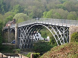 Puente construido con materiales derivados de la máquina de vapor