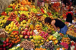 Frutería en un mercado