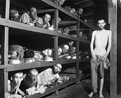 Prisioneros en el campo de concentración de Buchenwald en 1945