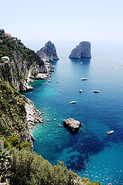 Los Faraglioni de Capri