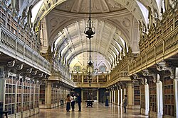 Interior de la histórica biblioteca rococó