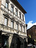 Fachada del Palacio Avignonesi