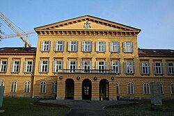 Fachada de la Universidad de Música y Arte Dramático de Graz