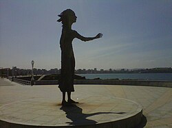 Monumento a la madre del emigrante en Gijón