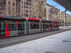 Tranvía Urbos operando en una red urbana.