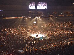 Remy Bonjasky frente a Badr Hari en Yokohama.