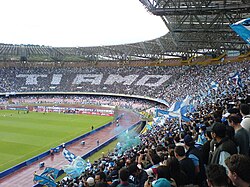 Ambiente de los seguidores en las gradas