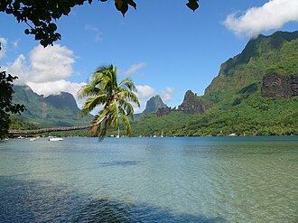 Vista panorámica de la Bahía de Cook en la isla de Moorea