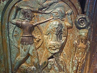 Carro de bronce etrusco con incrustaciones de marfil