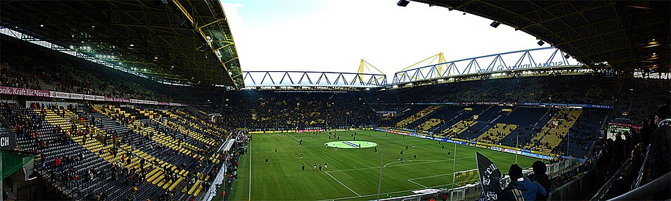 Vista panorámica del interior del Signal Iduna Park