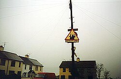 Señal de tráfico montada en Armagh del sur