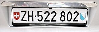 Placa de matrícula de Zúrich con el escudo de Suiza