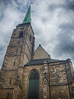 Catedral de San Bartolomé en la plaza de la República