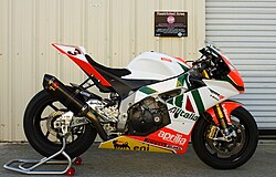 Modelo Aprilia RSV4 Factory expuesto