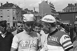 Rik Van Looy y Jacques Anquetil en la quinta etapa