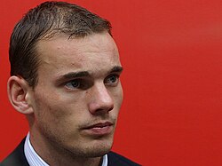 Sneijder atendiendo a los medios de comunicación tras un encuentro con el Ajax Ámsterdam