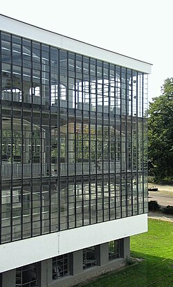 Edificio principal de la Bauhaus en Dessau.
