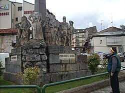 Antiguo monumento dedicado a Juan Yagüe en San Leonardo de Yagüe.