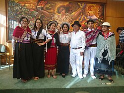 Indígenas en Ecuador
