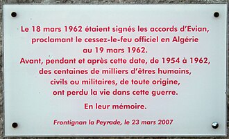 Fotografía histórica relacionada con el contexto institucional de las negociaciones de los Acuerdos de Evian.