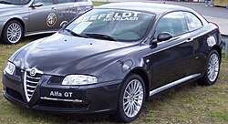 Alfa Romeo GT de perfil en exterior