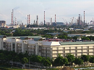 Vista aérea de una planta petroquímica en Singapur